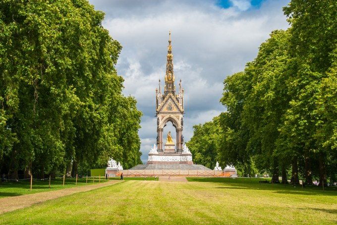 Kensingron Gardens memorials